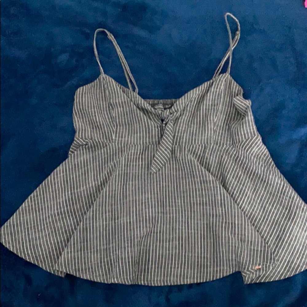 Cute flowy Abercrombie and Fitch shirt